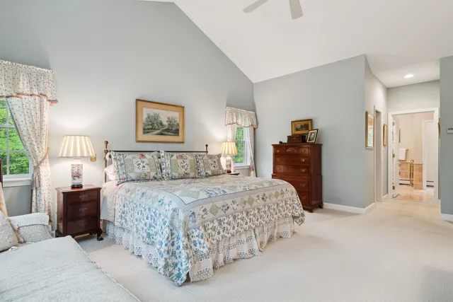 $945,000 | 126 Primrose Lane, Hartford, VT 05059