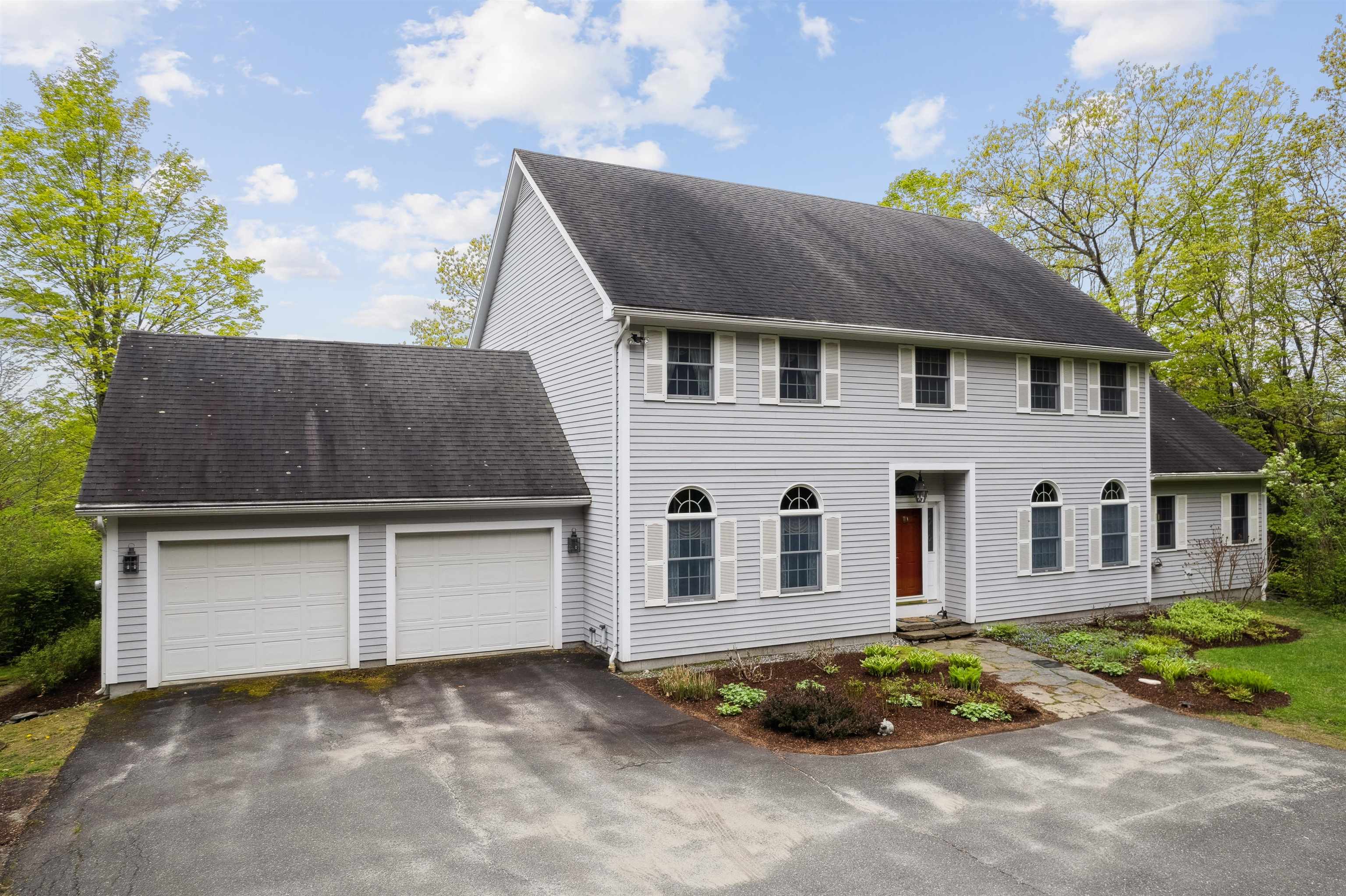 126 Primrose Lane Hartford, VT 05059 - Photo 2 of 36