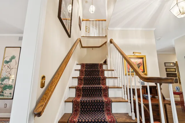 $945,000 | 126 Primrose Lane, Hartford, VT 05059