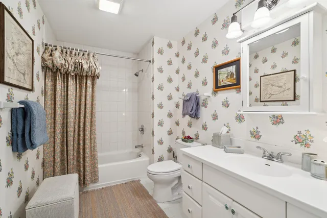 $945,000 | 126 Primrose Lane, Hartford, VT 05059