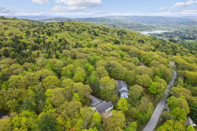 $945,000 | 126 Primrose Lane, Hartford, VT 05059