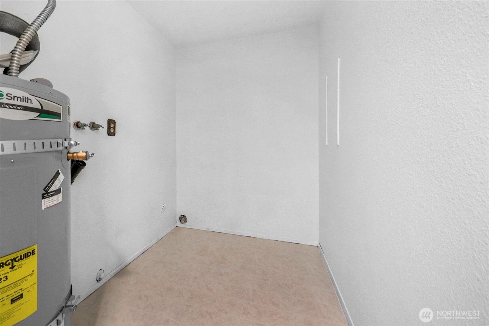 2105 100th Street Southeast Everett, WA 98208 - Photo 24 of 31 a view of small space