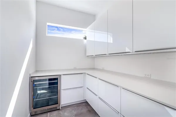 $25,000 | 2585 Clematis Street, Sarasota, FL 34239