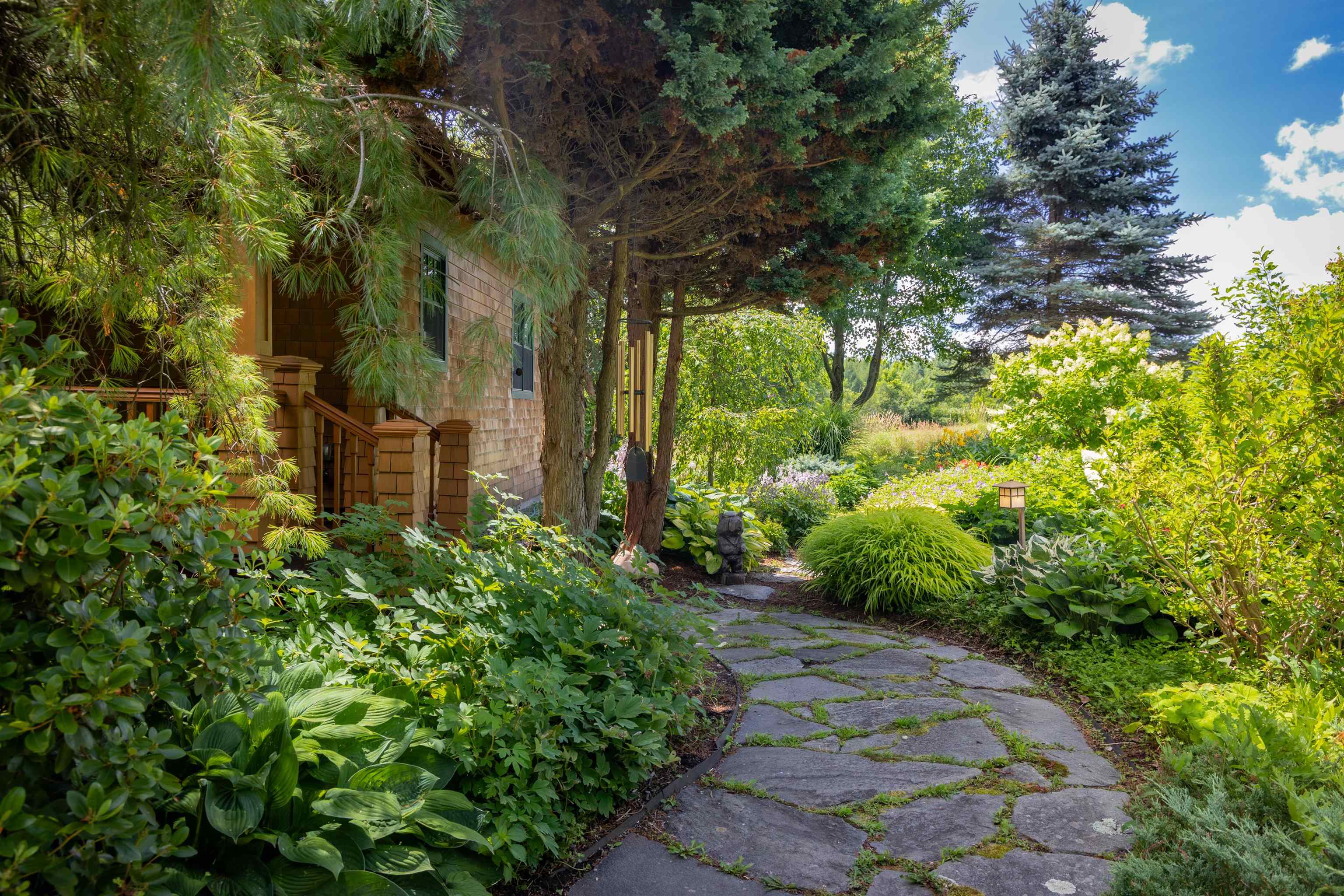 947 Oak Hill Road Williston, VT 05495 - Photo 11 of 55