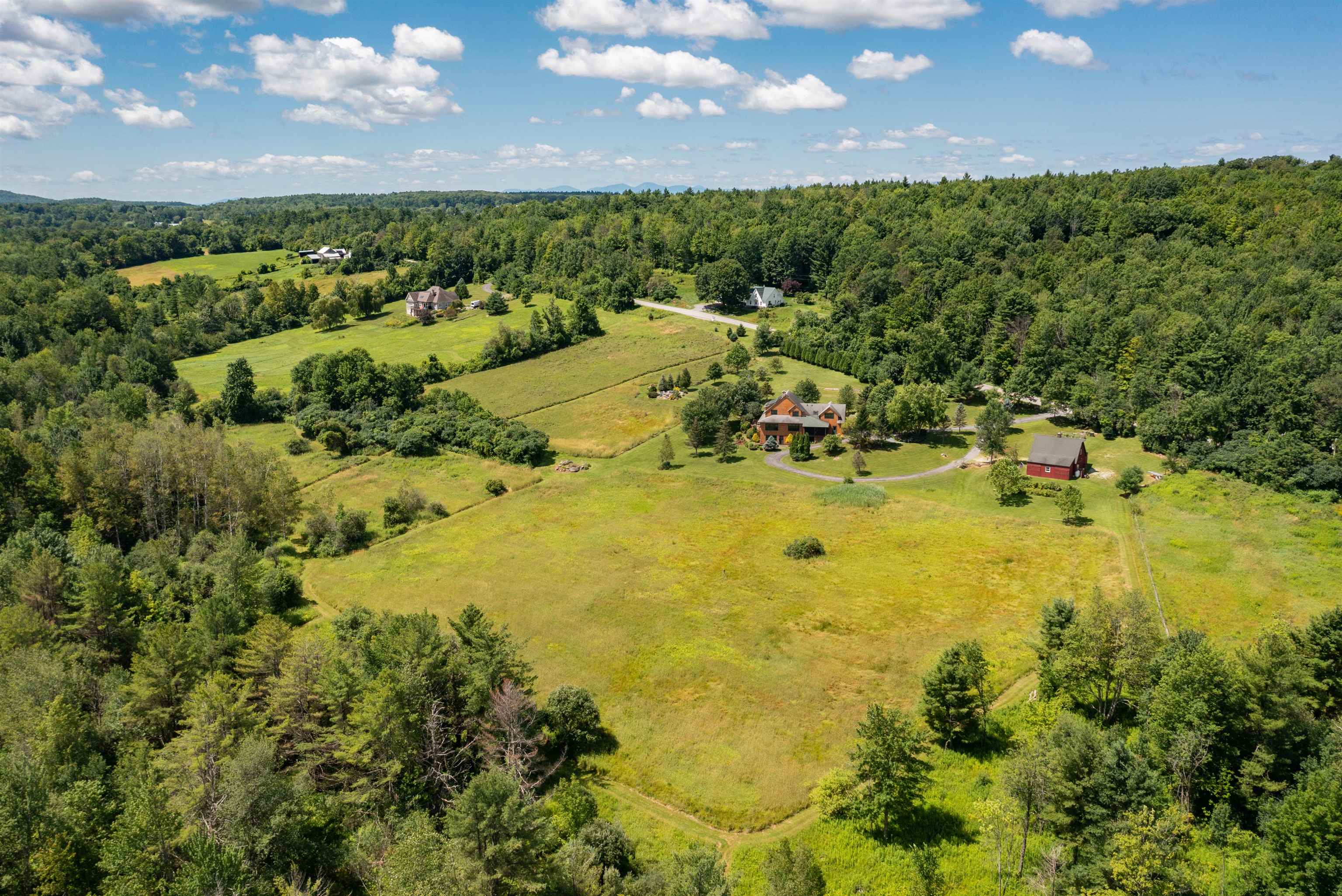 947 Oak Hill Road Williston, VT 05495 - Photo 5 of 55