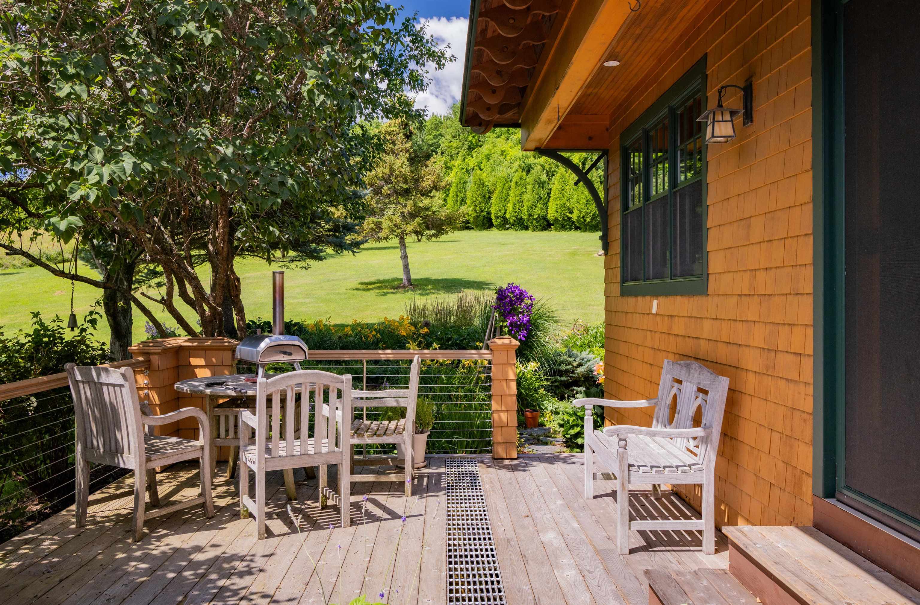 947 Oak Hill Road Williston, VT 05495 - Photo 10 of 55