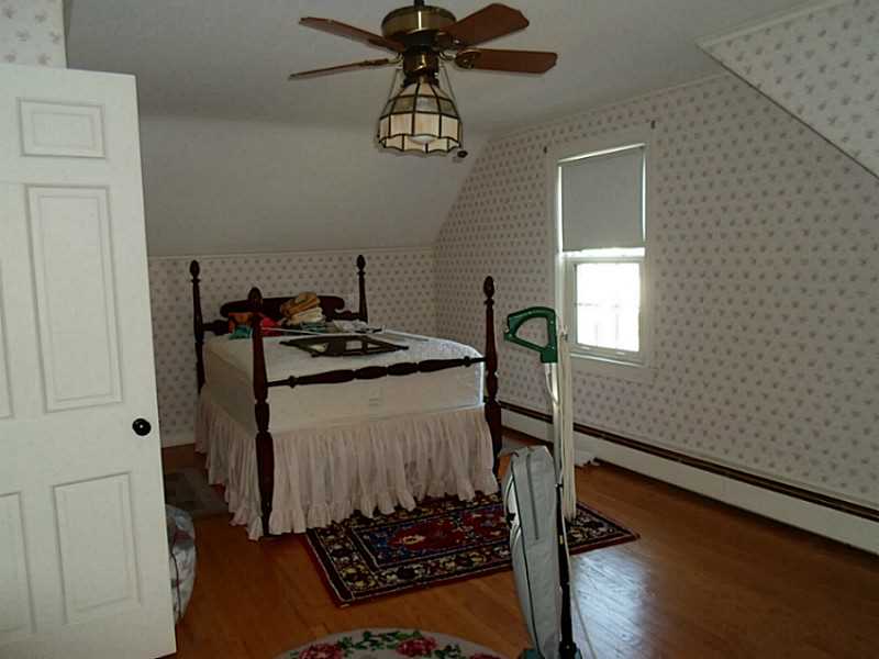 154 Edgemere Road Pawtucket, RI 02861 - Photo 13 of 17 Bedroom.