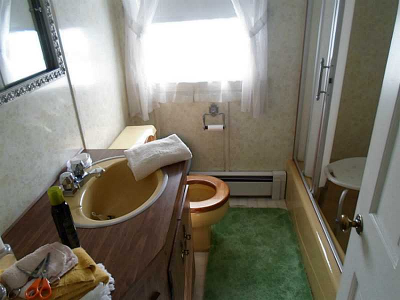 154 Edgemere Road Pawtucket, RI 02861 - Photo 16 of 17 Bathroom.