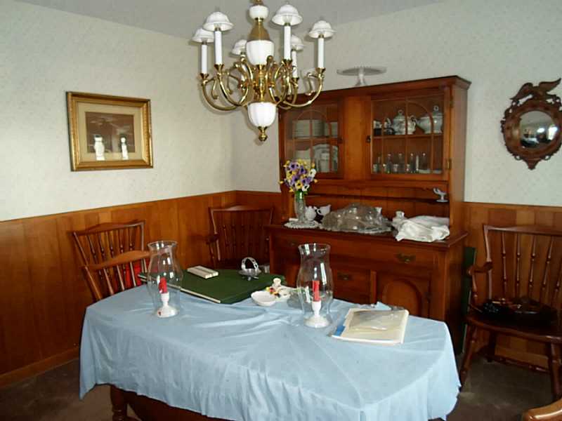 154 Edgemere Road Pawtucket, RI 02861 - Photo 8 of 17 Dining Room.