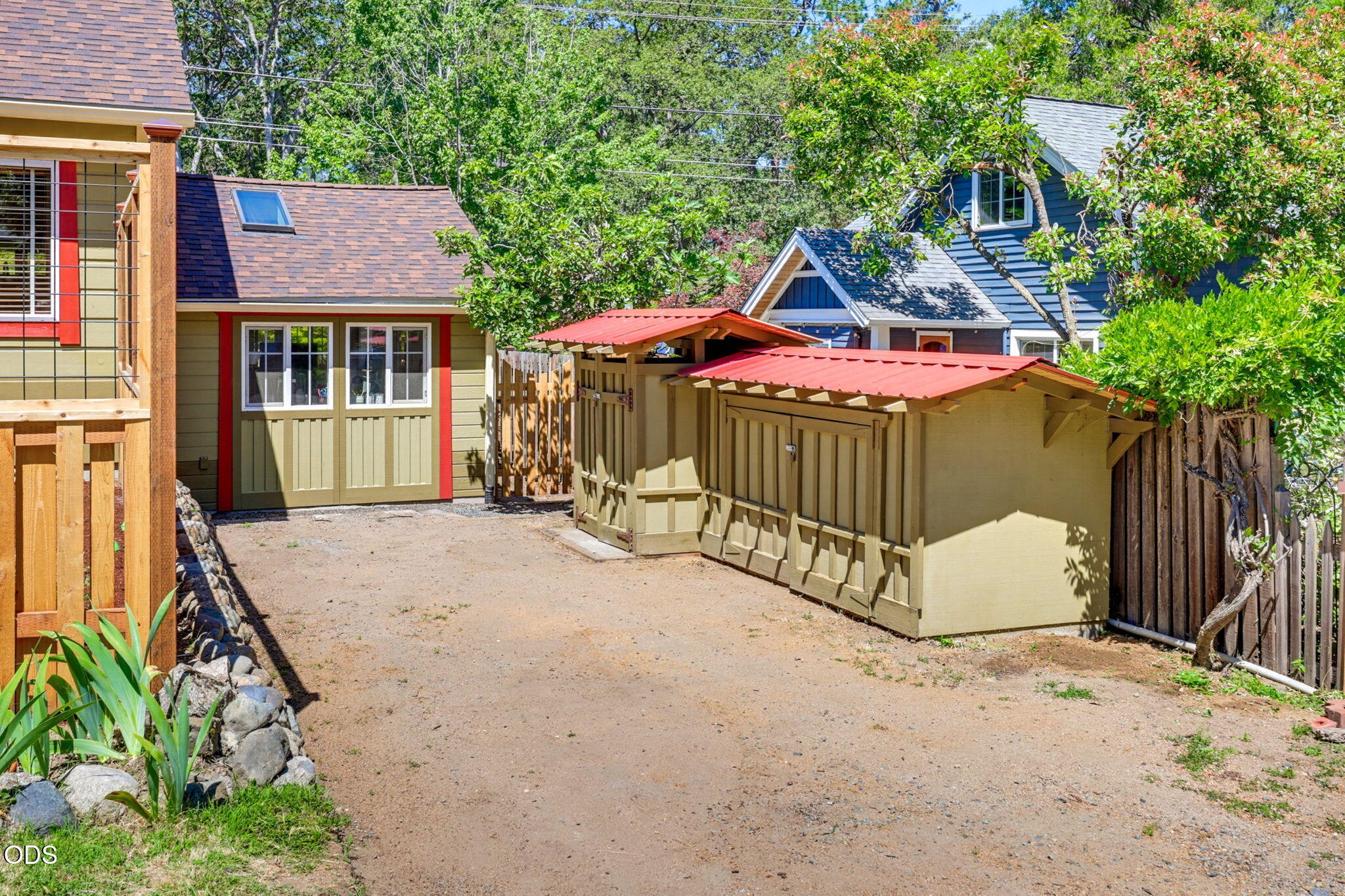 75 Dewey Street Ashland, OR 97520 - Photo 46 of 50