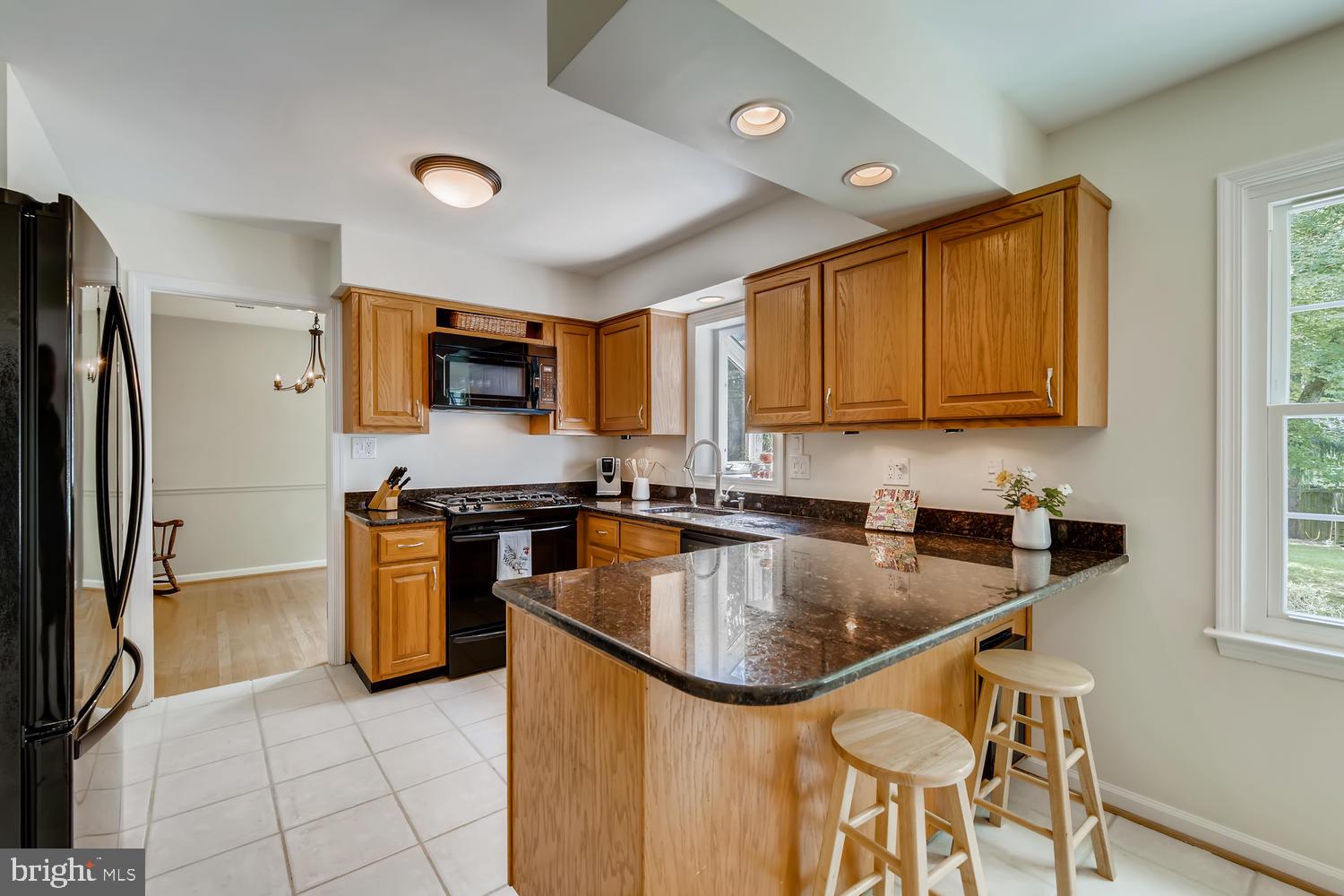 2427 Houcks Mill Road Monkton, MD 21111 - Photo 13 of 35 Peninsula with barstool overhang