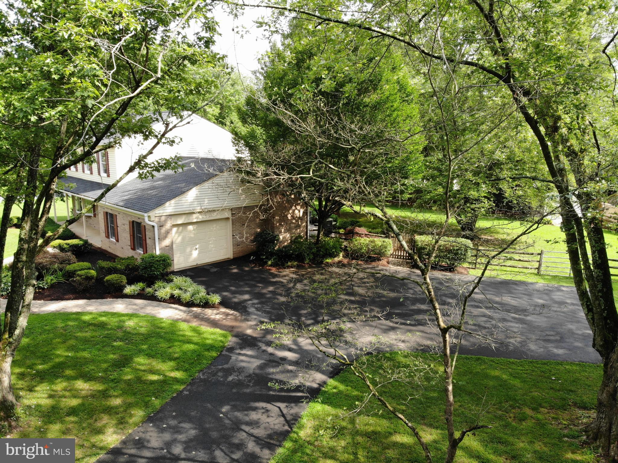 2427 Houcks Mill Road Monkton, MD 21111 - Photo 4 of 35 Sideload garage and ample parking