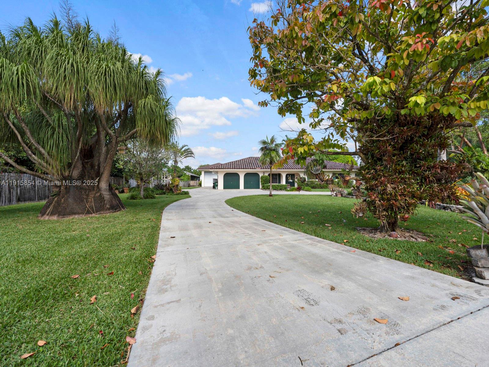 19425 Southwest 312th Street Homestead, FL 33030 - Photo 10 of 60