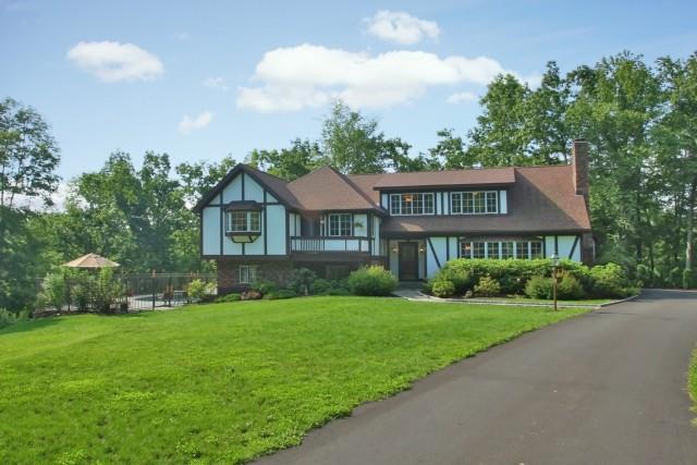 125 Peaceable Street Redding, CT 06896 - Photo 1 of 1 Gallery Image 1