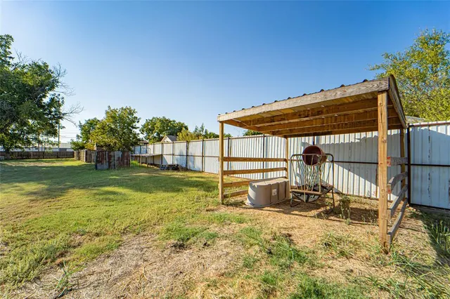 $269,000 | 844 North Us Highway, Breckenridge, TX 76424