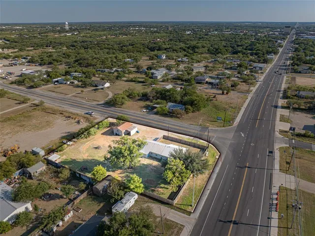 $269,000 | 844 North Us Highway, Breckenridge, TX 76424