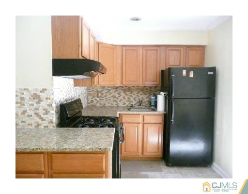 192 Evergreen Road, Unit 6A Edison, NJ 08837 - Photo 8 of 10 Gallery Image 8