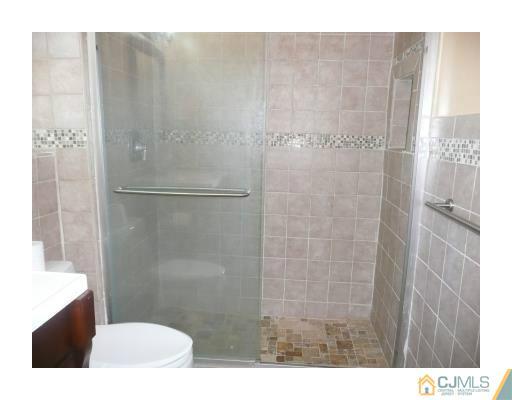 192 Evergreen Road, Unit 6A Edison, NJ 08837 - Photo 9 of 10 Gallery Image 9