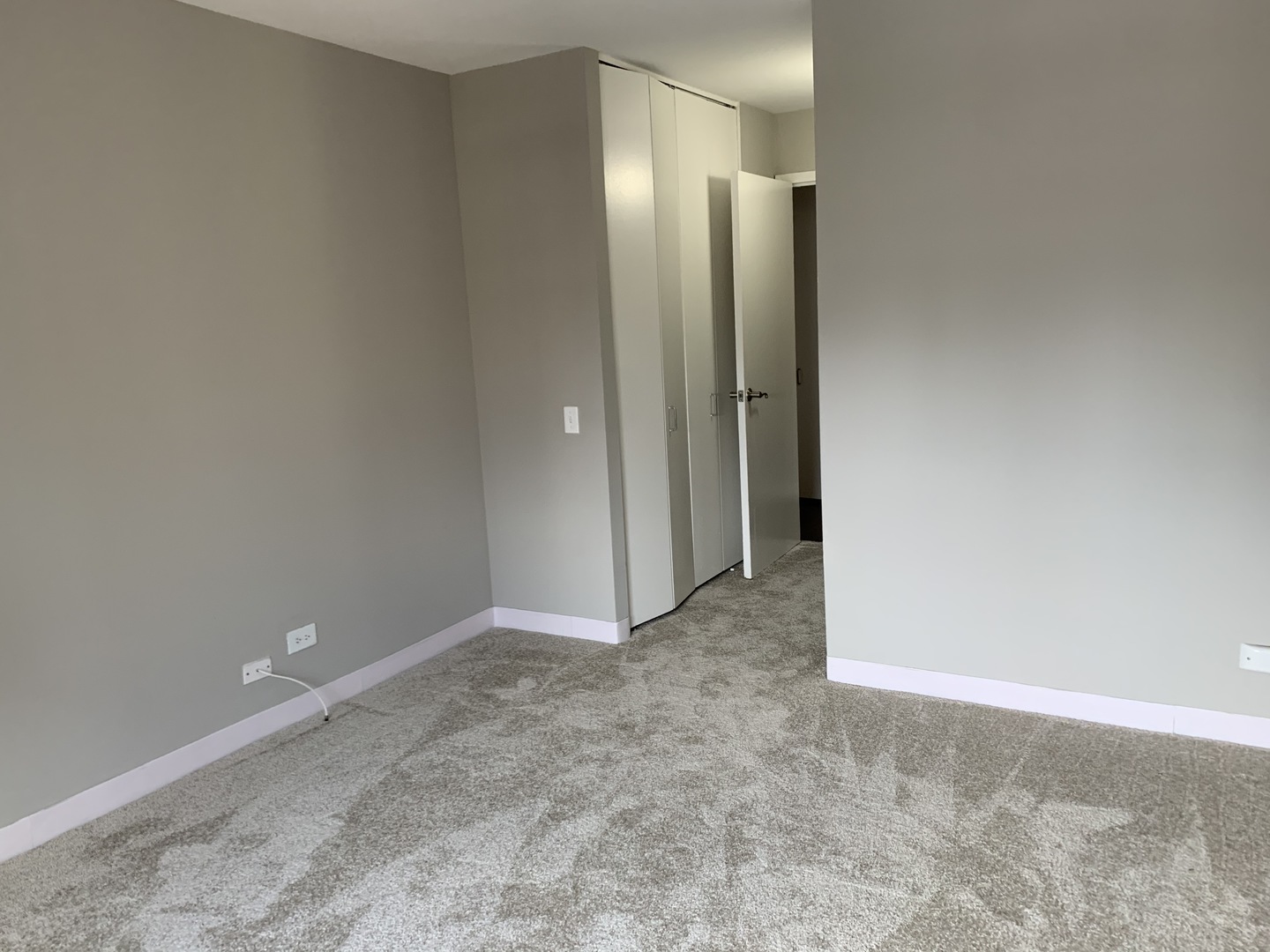 100 West Chestnut Street, Unit 3008 Chicago, IL 60610 - Photo 6 of 14 a view of an empty room