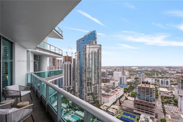$7,500 | 900 Biscayne Boulevard, Unit 4412, Miami, FL 33132