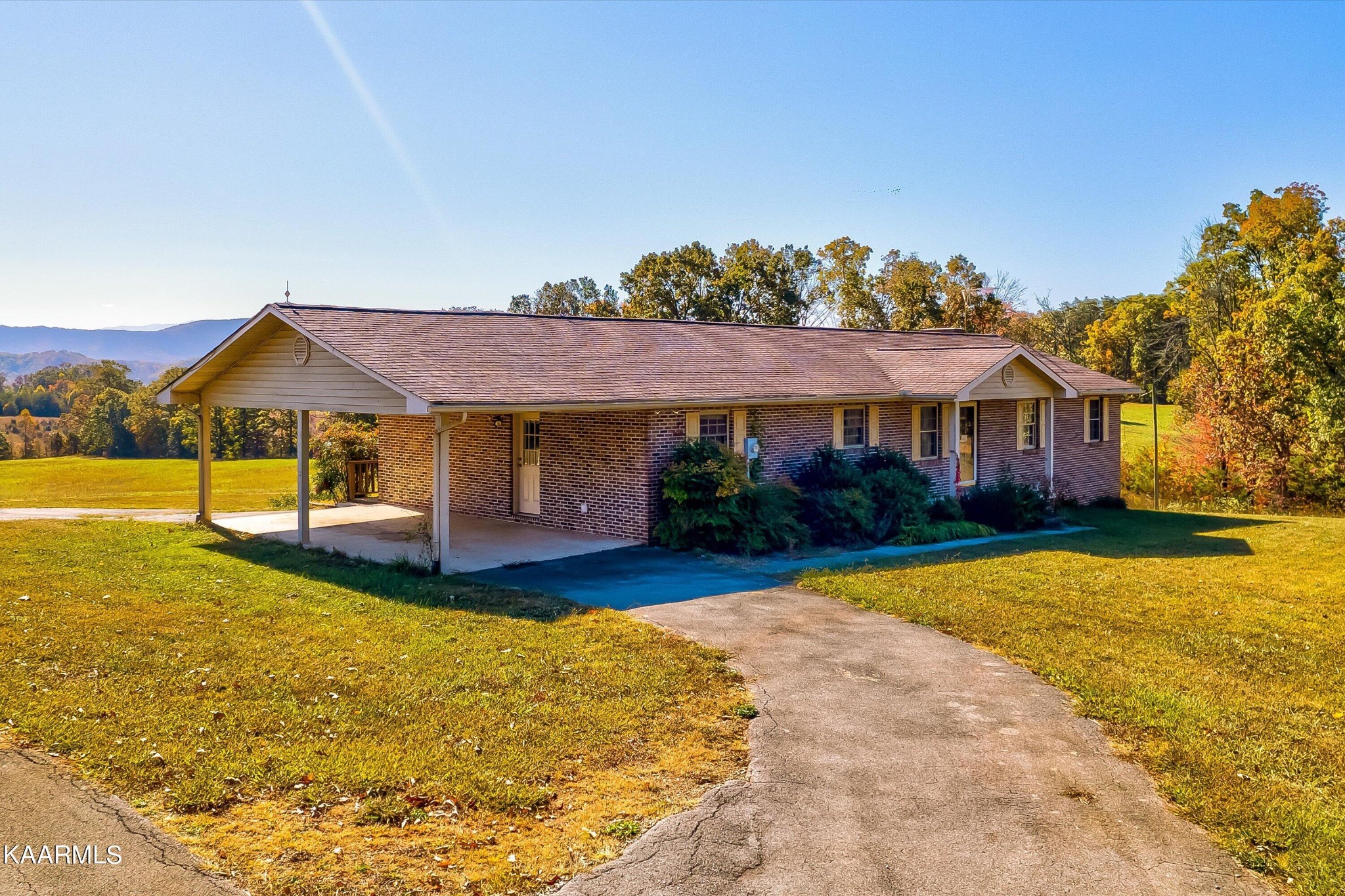 6044 Hutton Ridge Road Maryville, TN 37801 - Photo 4 of 34 Gallery Image 4