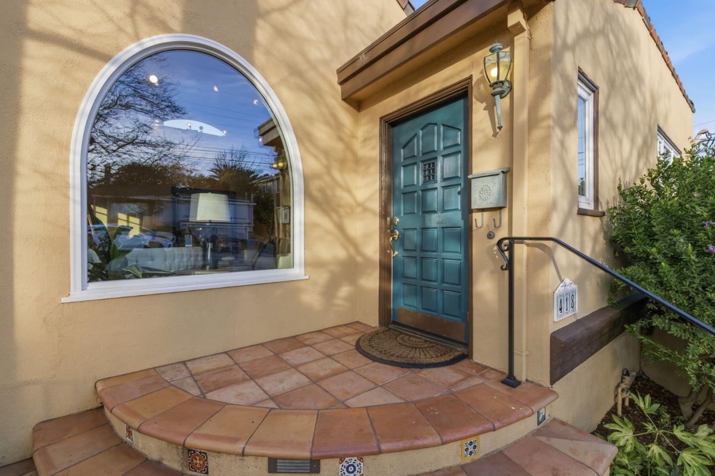 418 Ridge Road San Carlos, CA 94070 - Photo 6 of 64 a view of a interior of the house