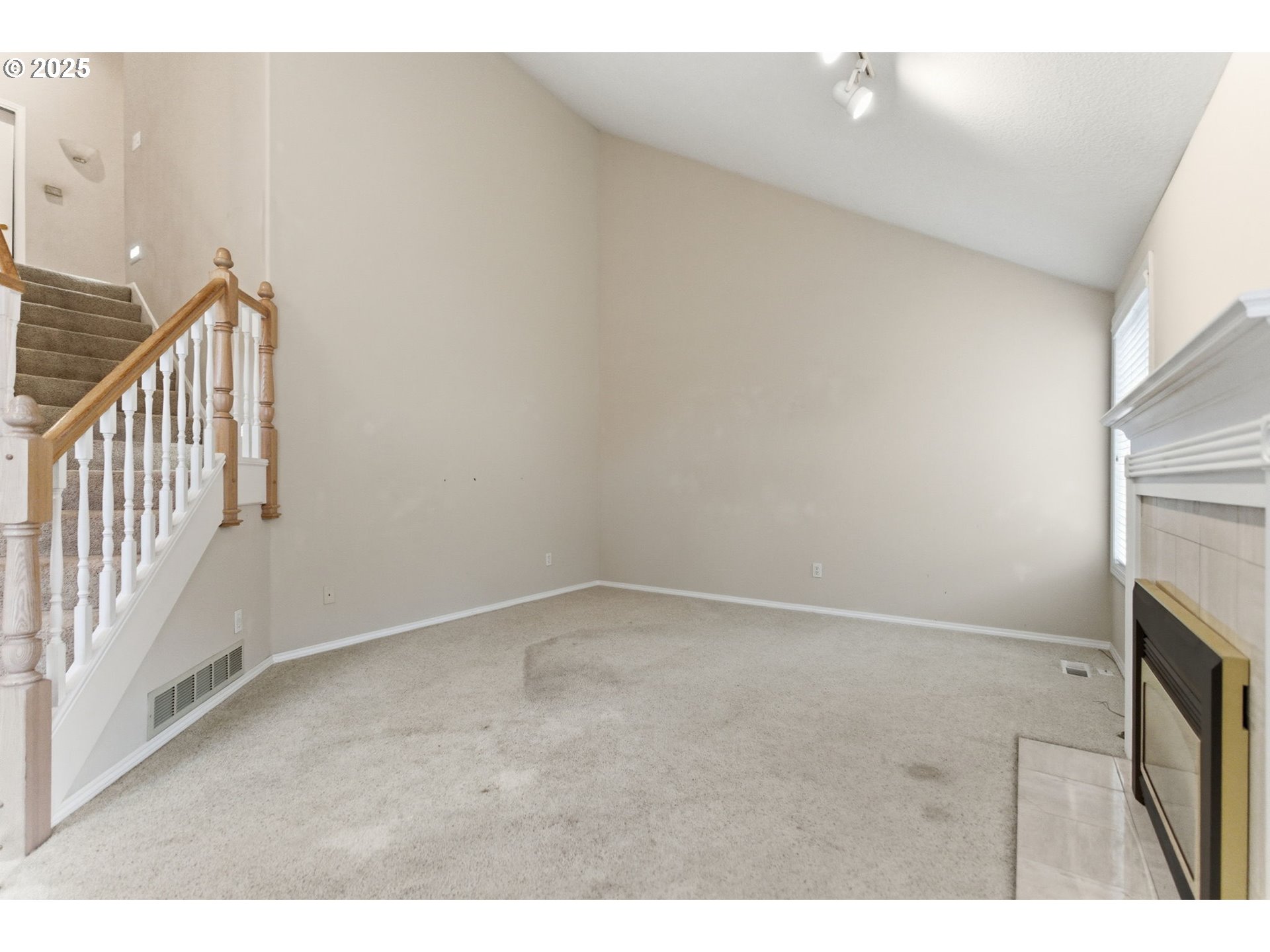 4753 Southeast 14th Street Gresham, OR 97080 - Photo 12 of 48 a view of an empty room