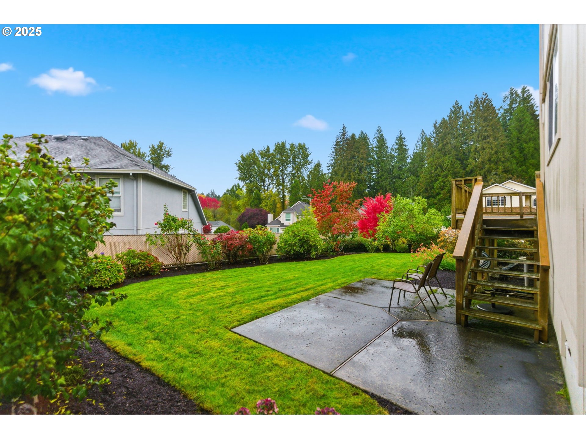 4753 Southeast 14th Street Gresham, OR 97080 - Photo 39 of 48 a view of a chairs and table on the wooden floor