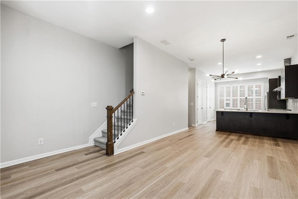 615 Broadview Place Northeast Atlanta, GA 30324 - Photo 10 of 64