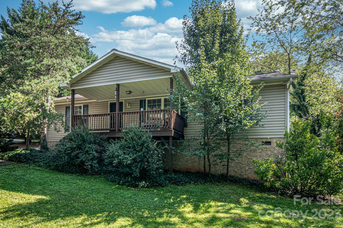 51 Upper Moffitt Road Asheville, NC 28805 - Photo 1 of 26 Gallery Image 1