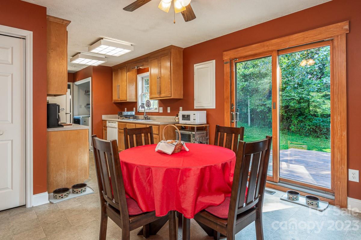 51 Upper Moffitt Road Asheville, NC 28805 - Photo 17 of 26 Gallery Image 17