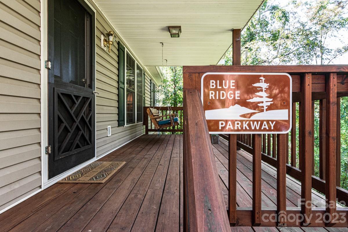 51 Upper Moffitt Road Asheville, NC 28805 - Photo 3 of 26 Gallery Image 3
