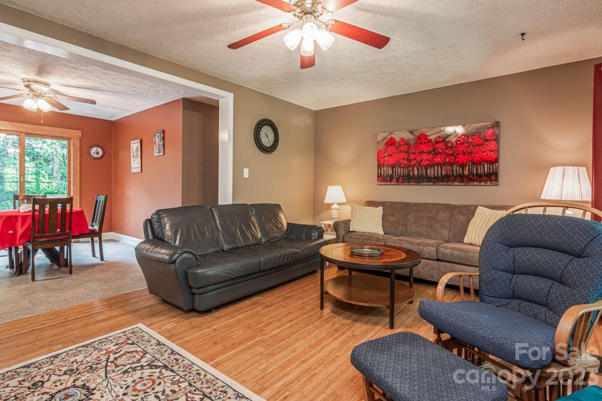 51 Upper Moffitt Road Asheville, NC 28805 - Photo 8 of 26 Gallery Image 8