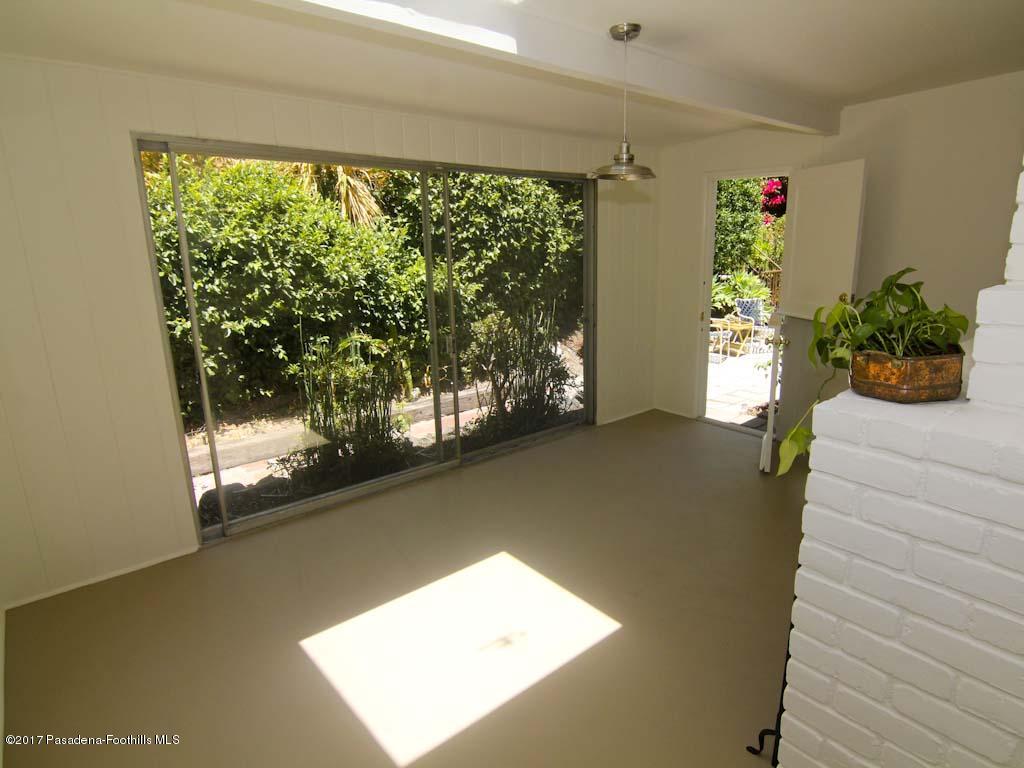 1425 Brixton Road Pasadena, CA 91105 - Photo 12 of 27 Family room with slider