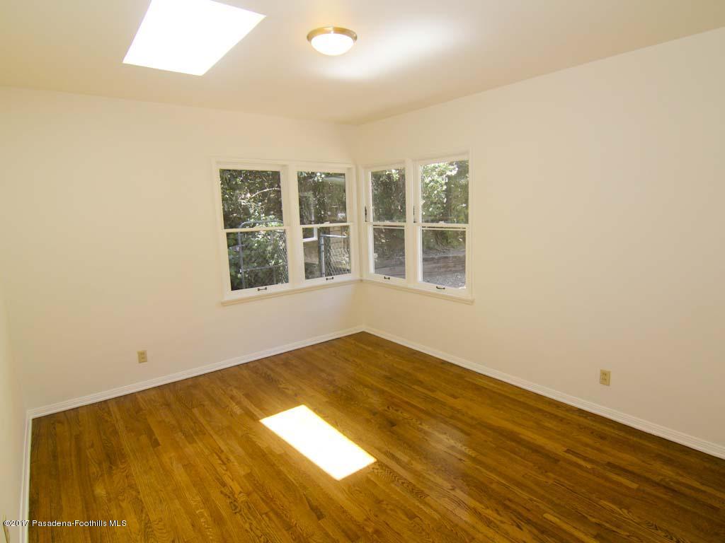 1425 Brixton Road Pasadena, CA 91105 - Photo 18 of 27 Rear bedroom 2