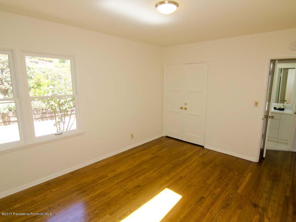 1425 Brixton Road Pasadena, CA 91105 - Photo 19 of 27 Rear bedroom