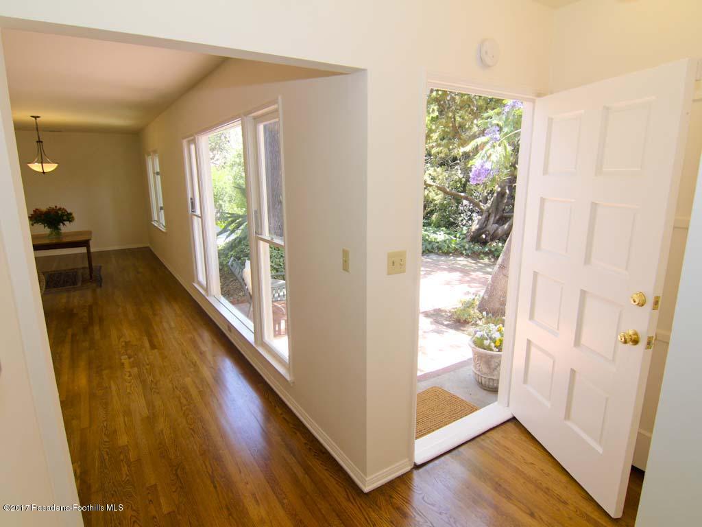 1425 Brixton Road Pasadena, CA 91105 - Photo 3 of 27 Living & Front Door