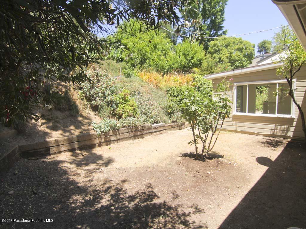 1425 Brixton Road Pasadena, CA 91105 - Photo 21 of 27 Rear yard
