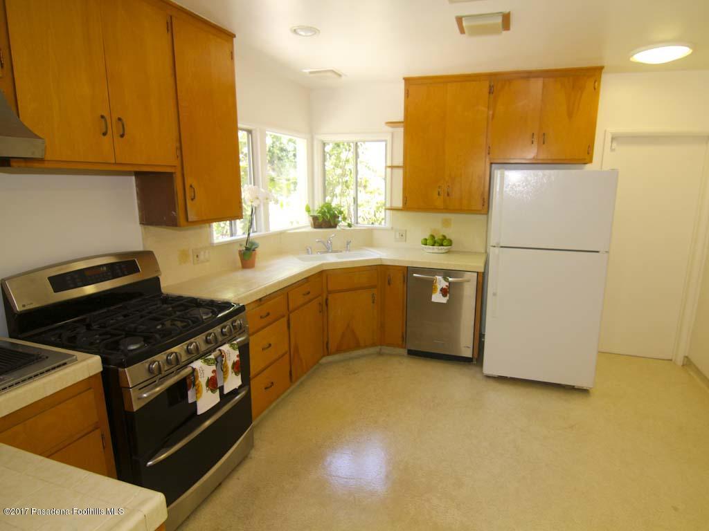 1425 Brixton Road Pasadena, CA 91105 - Photo 10 of 27 Kitchen