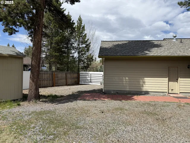 $435,000 | 16691 Oakridge Place, La Pine, OR 97739