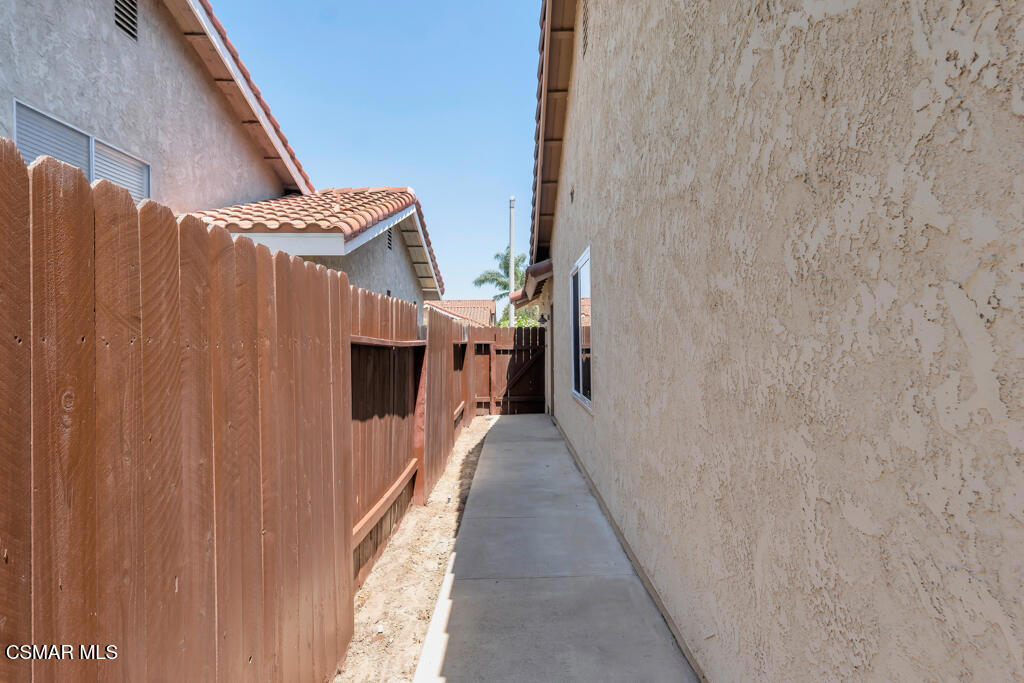 4745 Avedon Road Moorpark, CA 93021 - Photo 34 of 41