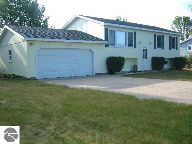 1580 Rasho Road Traverse City, MI 49696 - Photo 1 of 9 1676622.JPG