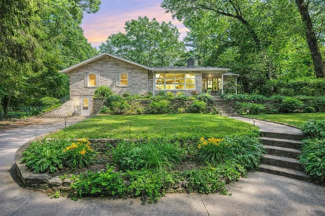 $559,000 | 17708 Oakwood Drive, Spring Lake, MI 49456