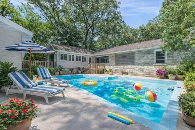 $559,000 | 17708 Oakwood Drive, Spring Lake, MI 49456