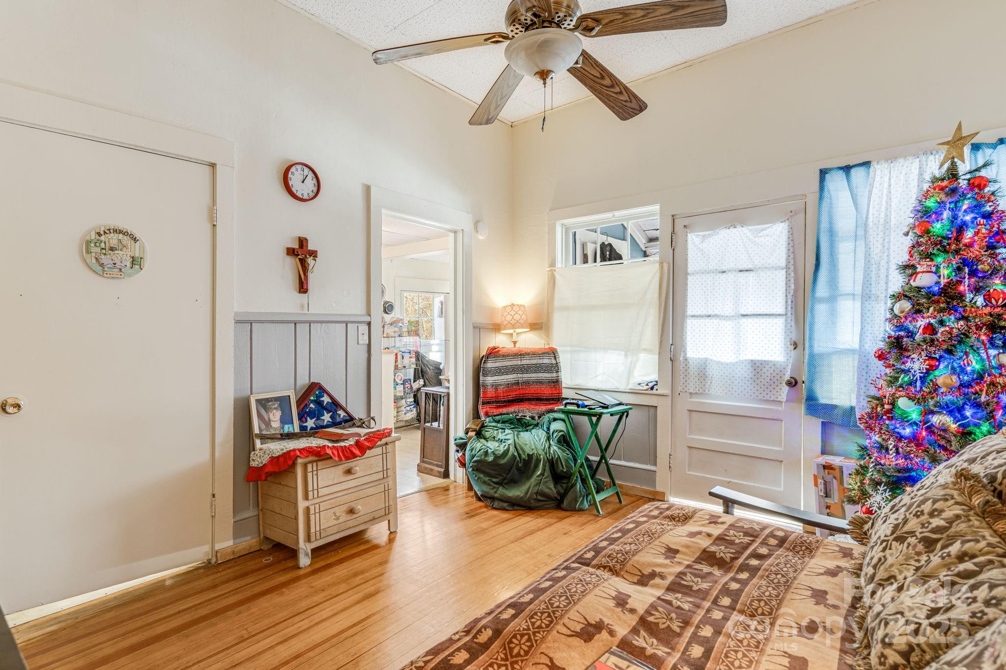 5454 Ela Road Whittier, NC 28789 - Photo 30 of 41 a room with furniture and decor