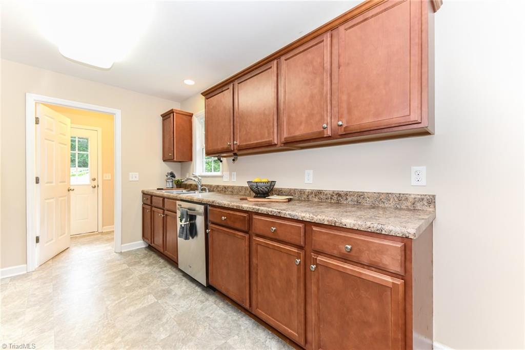 158 Falling Brook Road Stokesdale, NC 27357 - Photo 11 of 30 Gallery Image 11