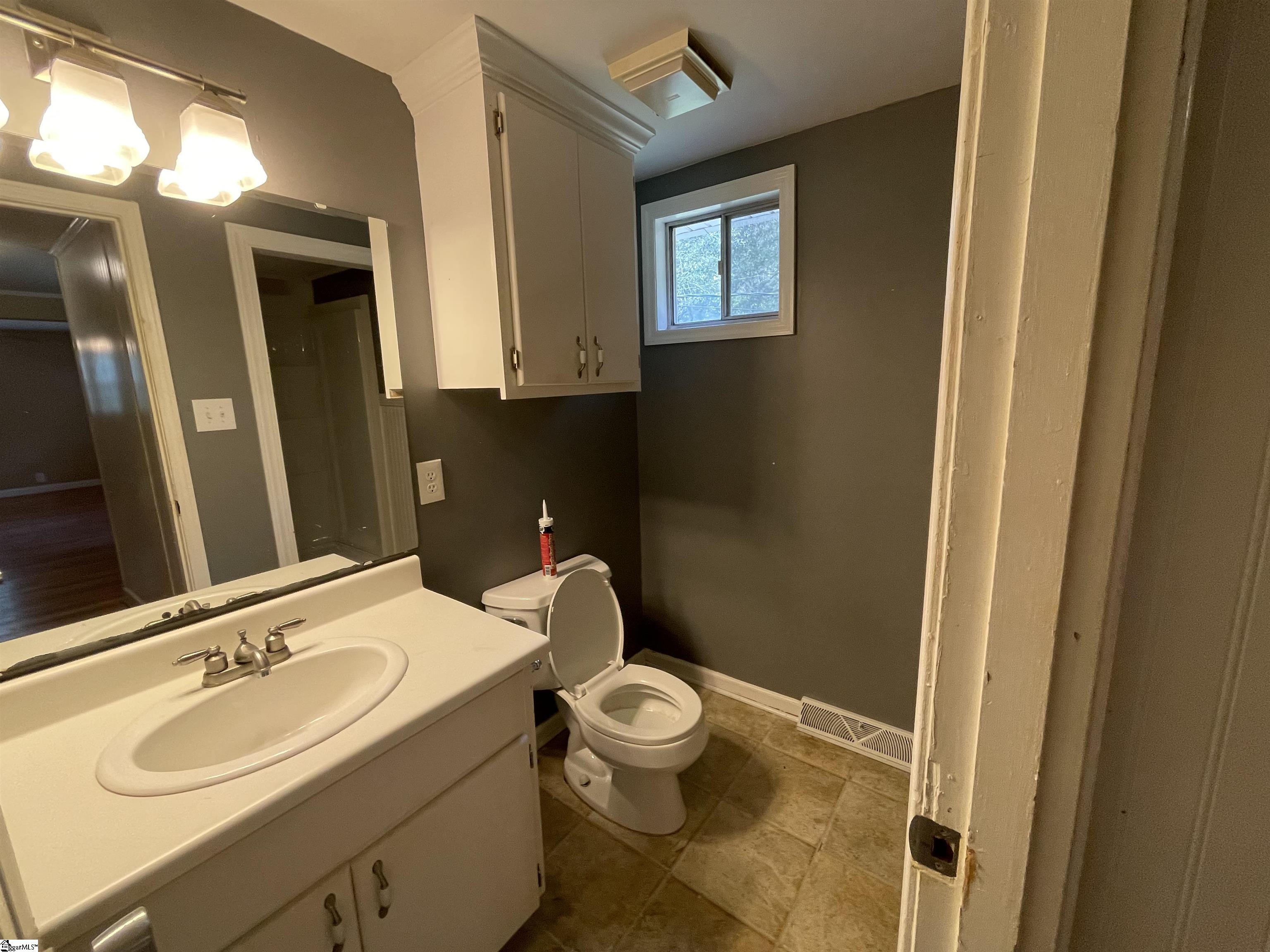 612 Pine Ridge Road Duncan, SC 29334 - Photo 3 of 12 Gallery Image 3