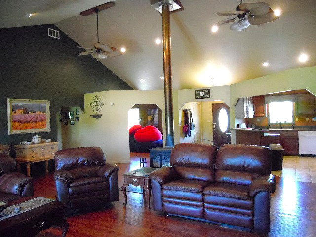 765 Lovejoy Road Sparta, TN 38583 - Photo 2 of 34 168642_1