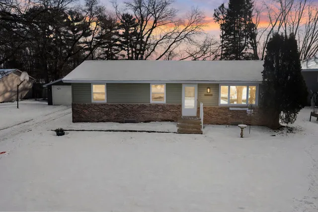 $399,900 | 3634 Arcade Street South, Vadnais Heights, MN 55127