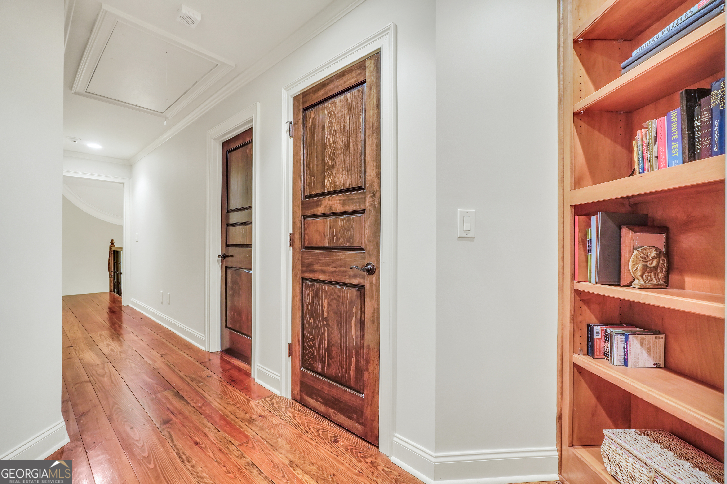 610 Elliott Road McDonough, GA 30252 - Photo 40 of 92 a view of a hallway with wooden floor and entryway